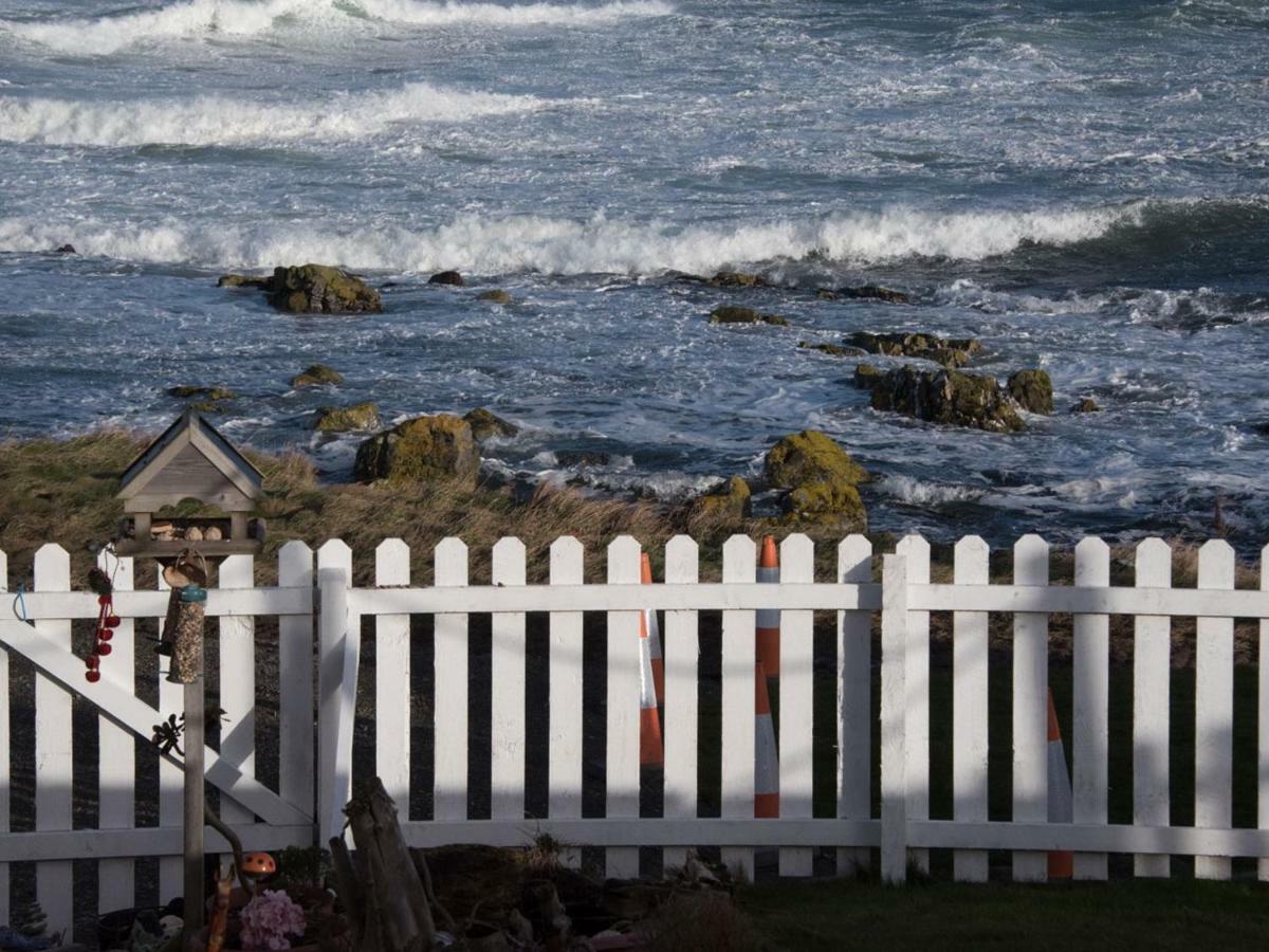 Lodge Door To The Shore - Seafront